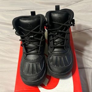 Nike Woodside 2 High Boots